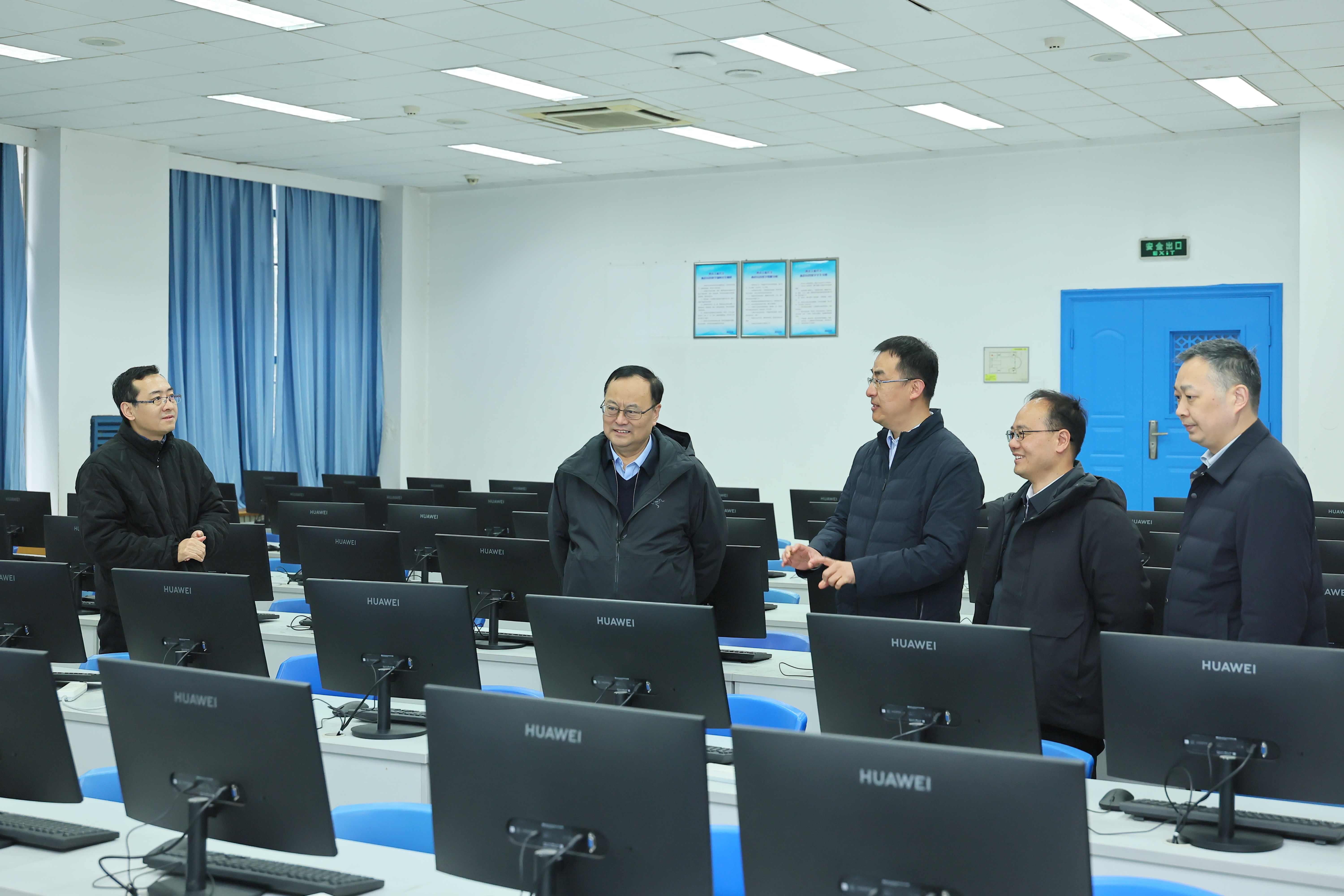 d1cdb8cdd9fa578b71181547d69ef67f.jpg